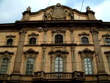 Palazzo Arese-Borromeo-Litta: la facciata attuale del palazzo